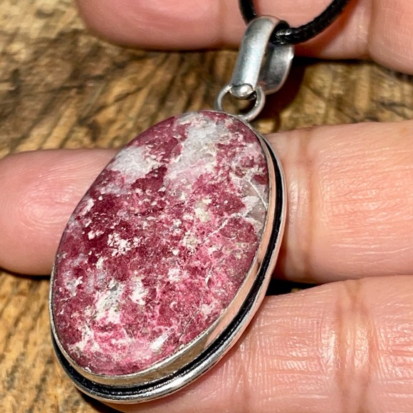 Beautiful Bright Pink Thulite Pendant 2” - Picture 4 of 12